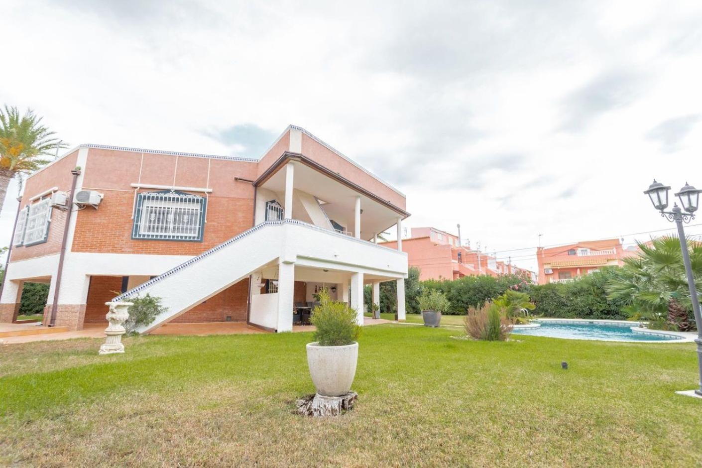 Anna'S Garden Bed & Breakfast Torrevieja Ngoại thất bức ảnh