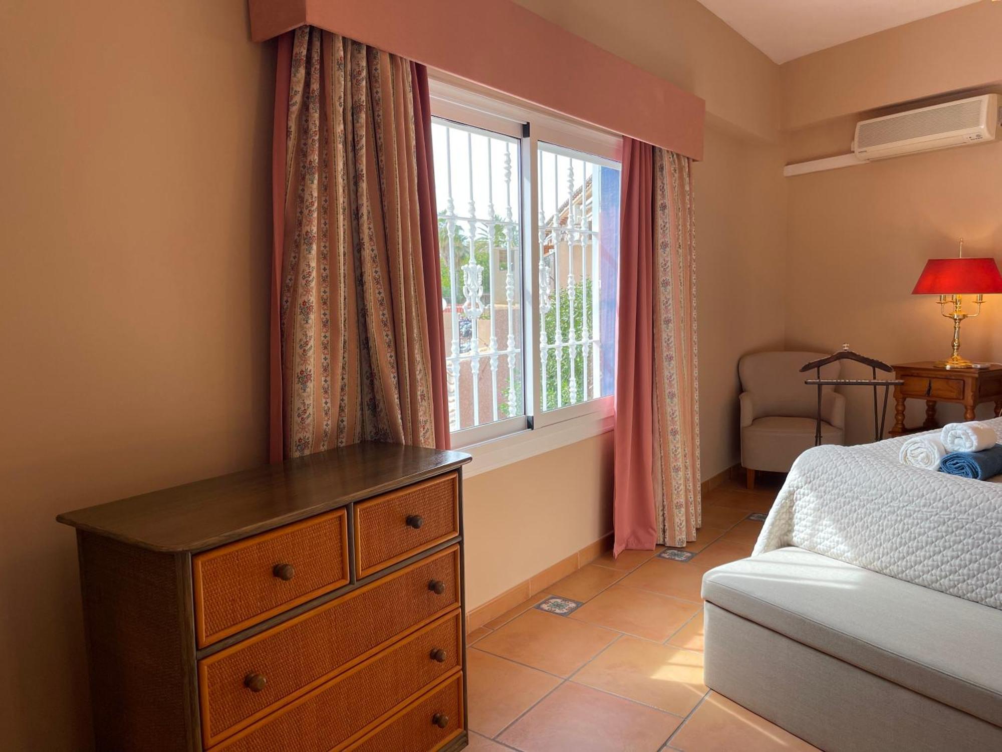 Anna'S Garden Bed & Breakfast Torrevieja Phòng bức ảnh